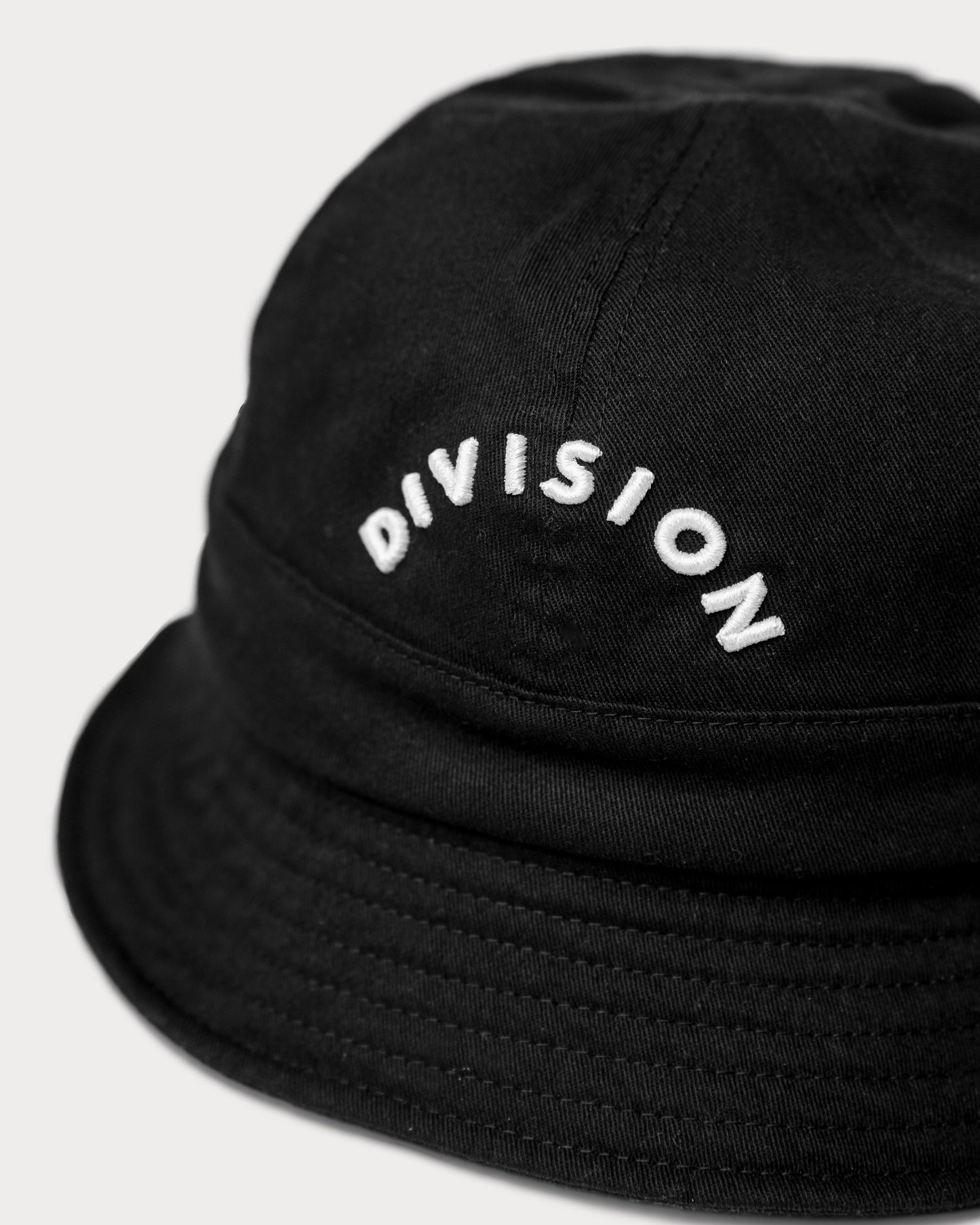 DIVISION BUCKET Шапка Черна